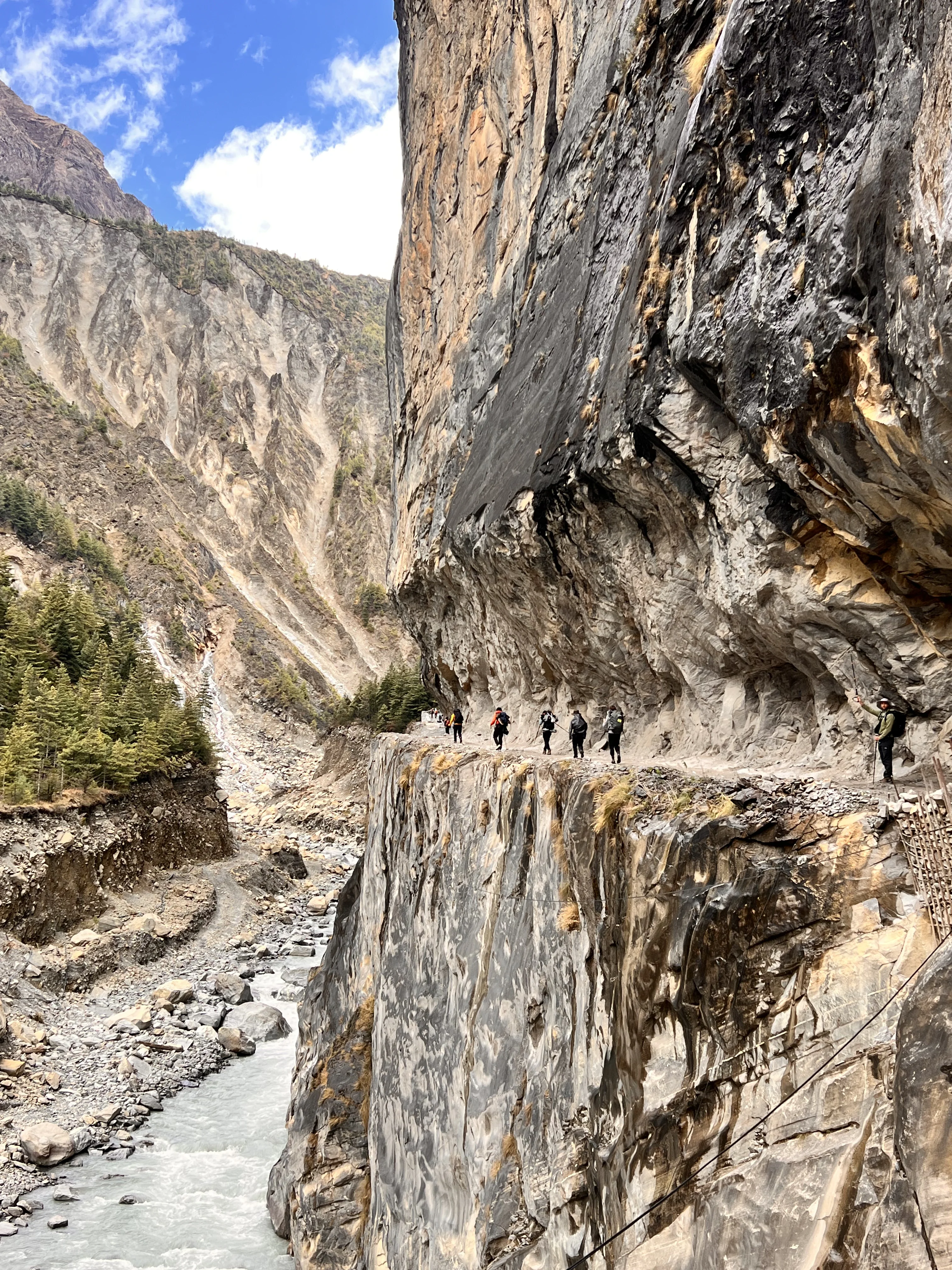 Trekkers on Himalayan trail — Nepal View Trek, No 1 Agency in Nepal